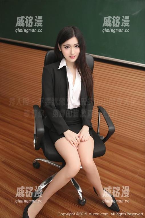 秀人网 - 不要犹豫，养乐多Doll的夏天正等着你，免费的资源直接上门！