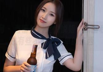 秀人网 – 当蕾丝遇上悦悦姐：原图私拍里总有些不那么简单的东西