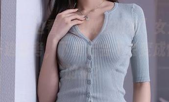 秀人网 – 一边看“想做你的猫”女王写真集，一边思考，下载后会不会变成懒洋洋的猫？