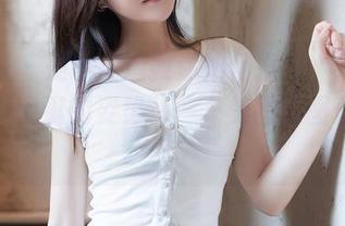 秀人网 – 是小逗逗教你如何摆出“我就在巴厘岛闲逛的姿势”——美图套图直接送上！