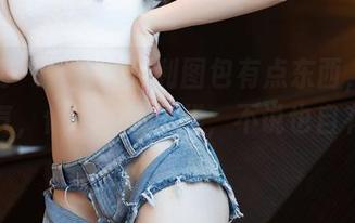 秀人网 – 言沫这福利图包有点东西，黑丝的秀气，像看风景一样，不说也自有韵味。