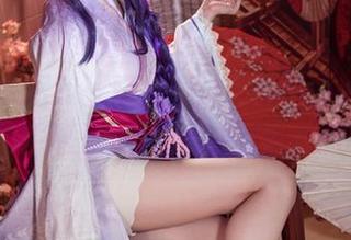 有没有人跟我一样，看到艾西Aiwest在和服里，脑袋里全是春季樱花盛开的画面？
