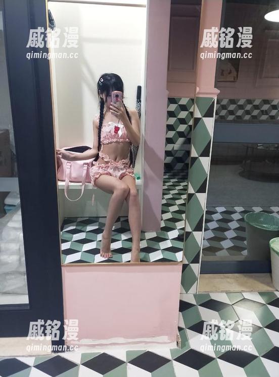 萌芽儿o0的美腿系列：作品免费，但我心甘情愿掏钱！