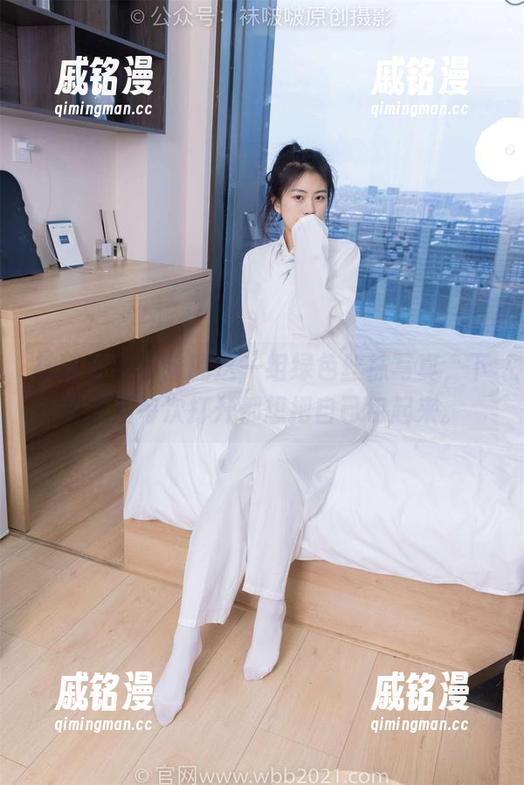 袜啵啵-小沫 袜啵啵 - 小沫的这一组绿色丝袜写真,下载之后每次打开都想把自己包起来。