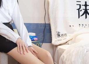 袜啵啵 – 黑丝手套在手，小甜豆的写真真的让人想多看上一眼。