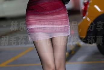 语画界 – 林乐一的空姐作品，分享一个小插曲，羽毛在空中飞舞的样子还真有趣！