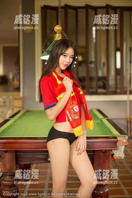 青豆客-于姬Una 青豆客 - 于姬Una的户外冒险:更新了一组套图,还有被树枝打脸的福利哦!
