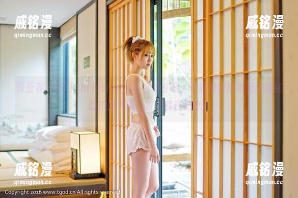 青豆客-黄可christine 青豆客 - 黄可christine泳衣福利奇观,写真里穿插着无法描述的微妙气氛,猜猜我在想啥?