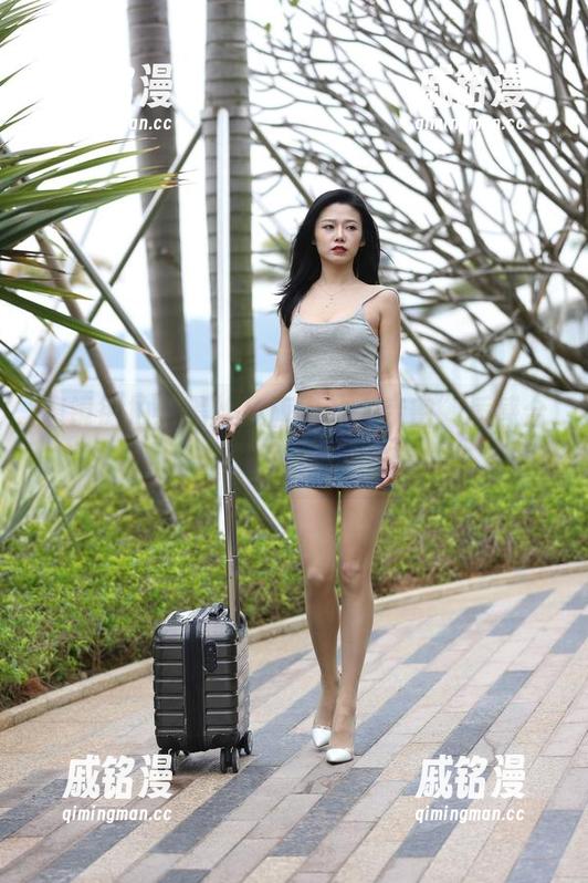 魔镜街拍：黑丝及旗袍的“亲密”质感合集，图片也有点害羞