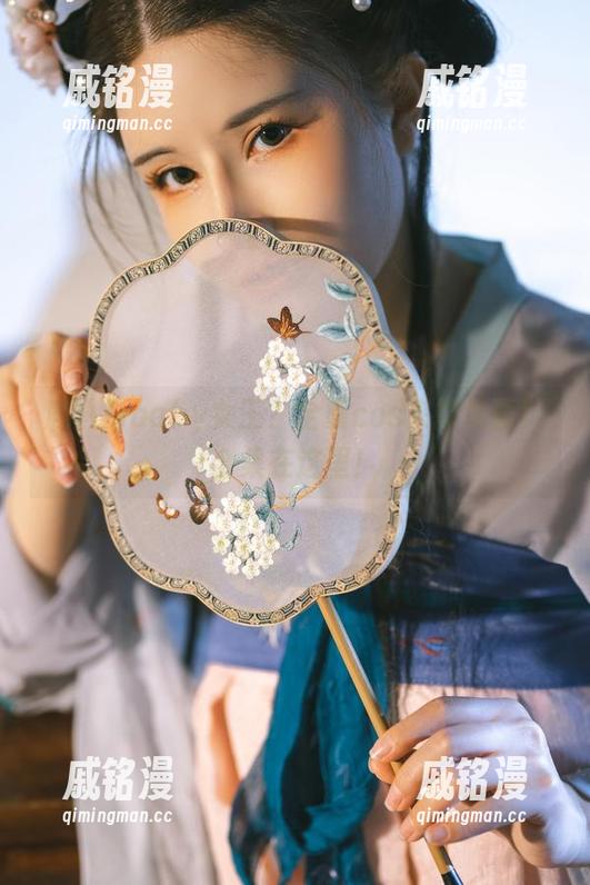 鹿八岁baby女王？全靠cos来撑场面！合集在这里！