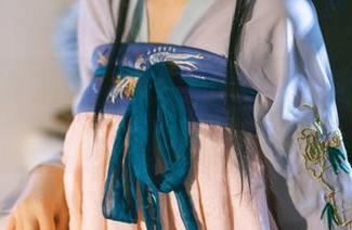 汉服时刻到了，鹿八岁baby免费合集不看后悔哦